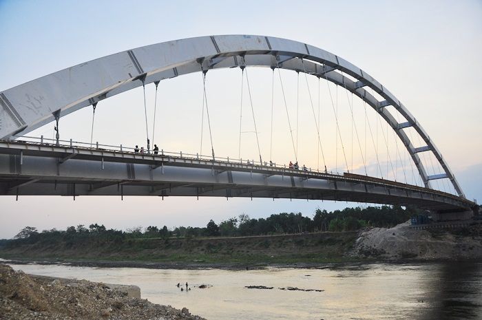 Awal 2019, Jembatan Sosrodilogo Bojonegoro Siap Dioperasikan