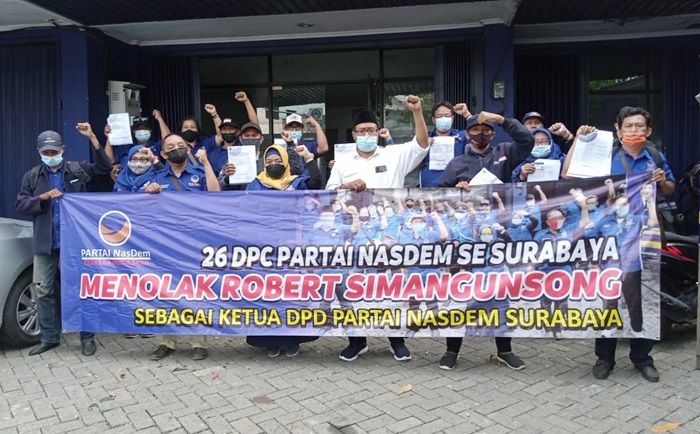 DPW Teruskan Mosi Tidak Percaya 26 DPC NasDem se-Surabaya ke DPP DPW Teruskan Mosi Tidak Percaya 26 DPC NasDem se-Surabaya ke DPP