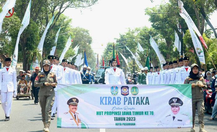 Kirab Pataka Jer Basuki Mawa Beya Singgah di Kota Pasuruan