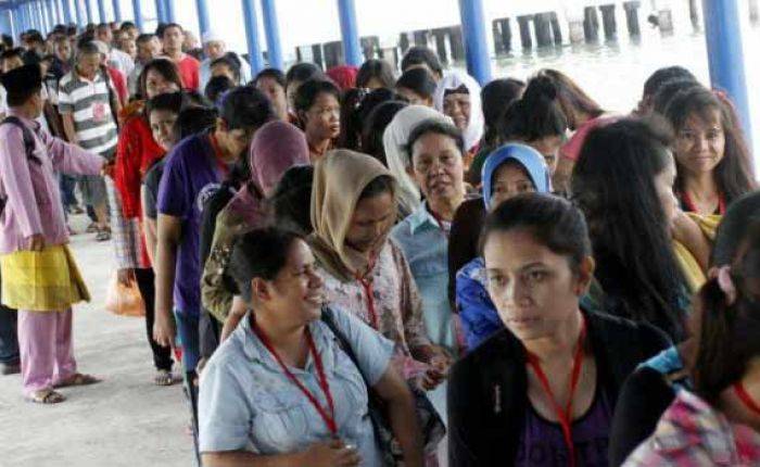 13 Warga Kepulauan Sumenep Dipulangkan dari Malaysia 13 Warga Kepulauan Sumenep Dipulangkan dari Malaysia