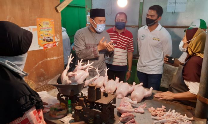 Pedagang Mengeluh Rugi, BHS Dukung Penghapusan Aturan Buka Tutup Pasar di Sidoarjo Pedagang Mengeluh Rugi, BHS Dukung Penghapusan Aturan Buka Tutup Pasar di Sidoarjo