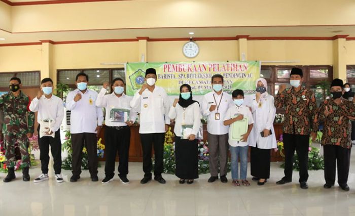 Gus Muhdlor Berharap Pelatihan Kerja Percepat Program 100 Ribu Lapangan Kerja Gus Muhdlor Berharap Pelatihan Kerja Percepat Program 100 Ribu Lapangan Kerja