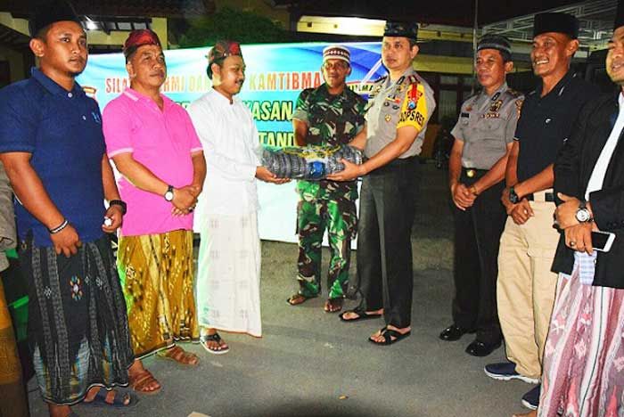 Komunitas Lentera Kantandur dan Polres Pamekasan Gelar Silaturahmi Komunitas Lentera Kantandur dan Polres Pamekasan Gelar Silaturahmi