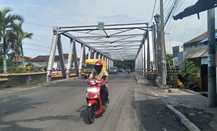 ​Jembatan Kedunglarangan Pasuruan Kembali Dibuka, Kendaraan Besar Diimbau Lewat Jalan Tol