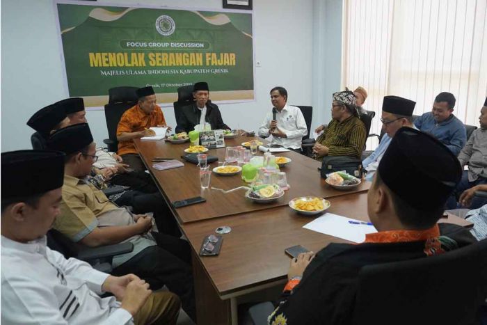 Jelang Pemilu 2024, MUI Gresik Gelar FGD dengan Tema ‘Menolak Serangan Fajar’ Jelang Pemilu 2024, MUI Gresik Gelar FGD dengan Tema ‘Menolak Serangan Fajar’