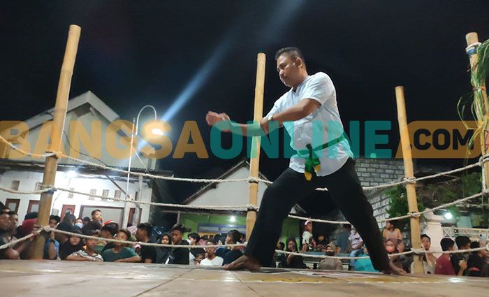 Lestarikan Budaya Lokal, Ketua Fraksi PDIP Gresik Warnai Panggung Pencak Silat