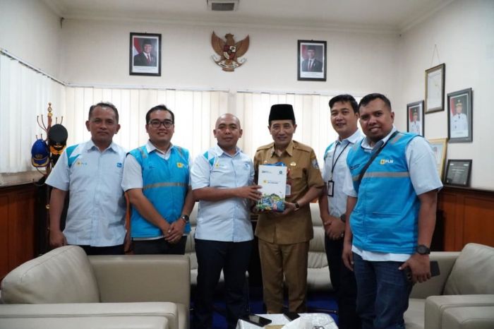 Jelang Iduladha, PLN Siagakan Listrik di Sampang dan Dorong SPKLU di Madura