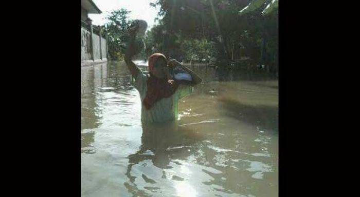 Benjeng Diterjang Banjir Luapan Kali Lamong Benjeng Diterjang Banjir Luapan Kali Lamong