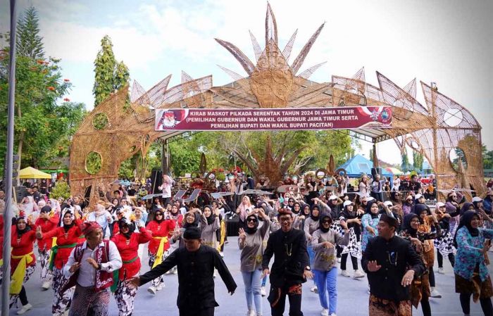 Optimalkan Sosialisasi, KPU Jatim Launching Kirab Maskot Pilkada 2024 di Pacitan Optimalkan Sosialisasi, KPU Jatim Launching Kirab Maskot Pilkada 2024 di Pacitan