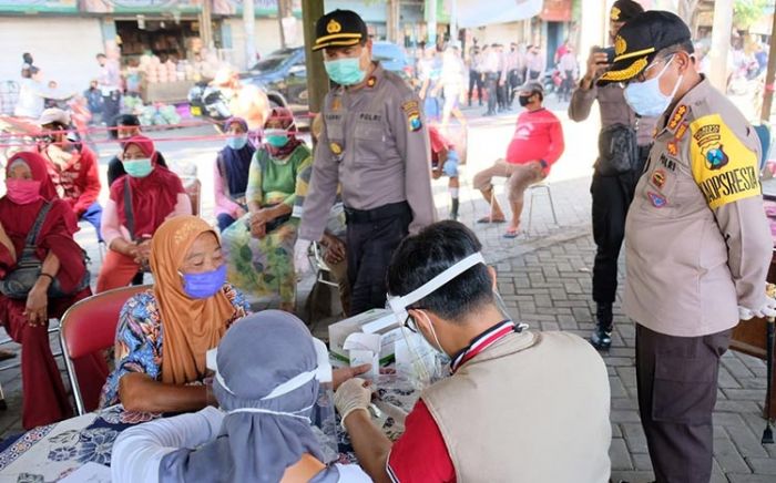 Rapid Test pada Pedagang Pasar dan Jamaah Masjid di Sidoarjo, Kembali Ditemukan Reaktif Covid-19 Rapid Test pada Pedagang Pasar dan Jamaah Masjid di Sidoarjo, Kembali Ditemukan Reaktif Covid-19