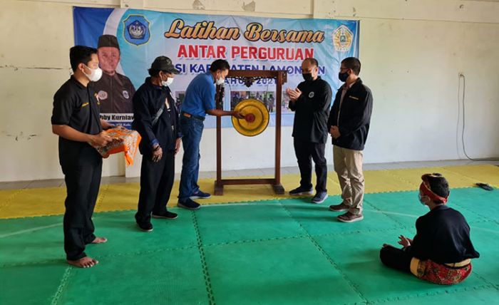 Ajarkan Jiwa Sportivitas, IPSI Lamongan Gelar Latihan Bersama Antarperguruan Silat Ajarkan Jiwa Sportivitas, IPSI Lamongan Gelar Latihan Bersama Antarperguruan Silat