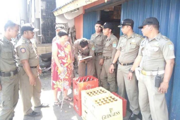 Satpol PP Pasuruan Gencarkan Razia Miras Jelang Ramadhan Satpol PP Pasuruan Gencarkan Razia Miras Jelang Ramadhan