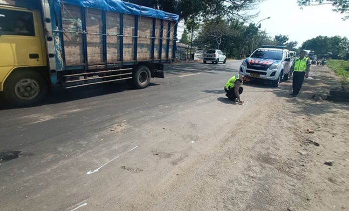 Terlempar dari Motor, Wanita di Tuban Tewas Dihantam Truk dari Belakang