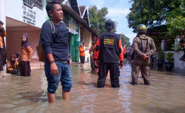 Banjir Rendam Mojokerto Banjir Rendam Mojokerto