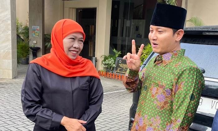 Kejutan Khofifah saat Kampanye di Trenggalek, Mas Ipin Berseragam Muslimat, Blusukan di Pasar Kejutan Khofifah saat Kampanye di Trenggalek, Mas Ipin Berseragam Muslimat, Blusukan di Pasar