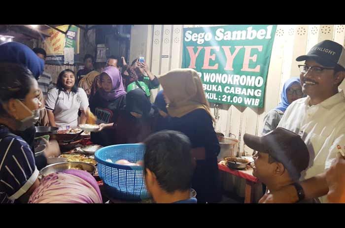 Begini Cara Gus Ipul Nikmati Sensasi Sahur Pedas Mak Yeye Wonokromo Begini Cara Gus Ipul Nikmati Sensasi Sahur Pedas Mak Yeye Wonokromo