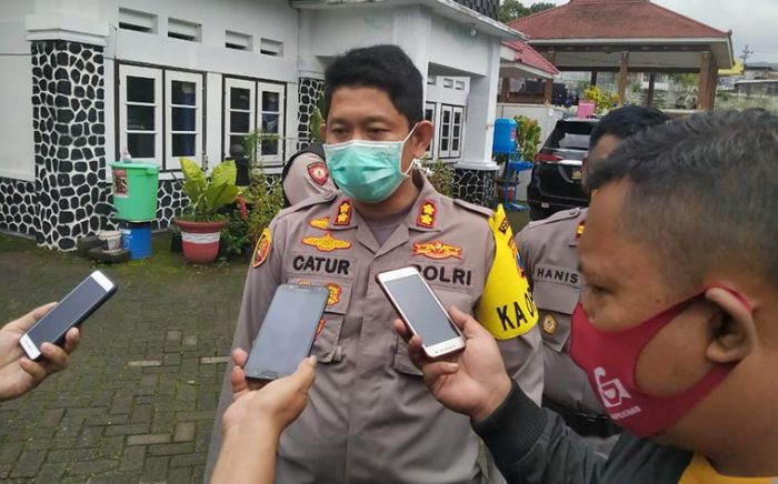 Polres Batu Jamin Pilkada Kabupaten Malang Aman dan Terapkan Prokes: Jangan Khawatir Datang ke TPS Polres Batu Jamin Pilkada Kabupaten Malang Aman dan Terapkan Prokes: Jangan Khawatir Datang ke TPS