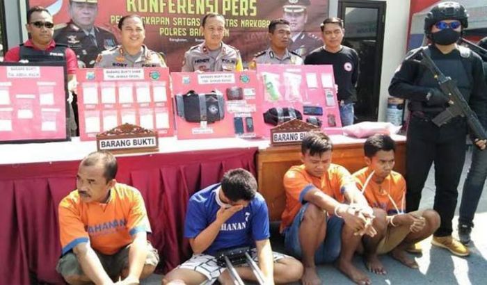 Tangkap Bandar Narkoba Jaringan Sokobanah, Polres Bangkalan Amankan 1,4 Kg Sabu Senilai 1,7 M Tangkap Bandar Narkoba Jaringan Sokobanah, Polres Bangkalan Amankan 1,4 Kg Sabu Senilai 1,7 M