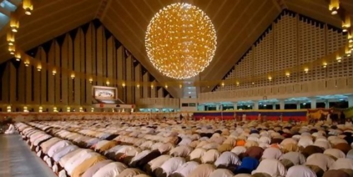 Di Negara Ini, Salat Tarawih Dilakukan 100 Rakaat Di Negara Ini, Salat Tarawih Dilakukan 100 Rakaat