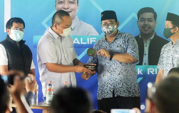 Cawabup Alif Motivasi Milenial agar Terus Berkarya di Masa Pandemi Cawabup Alif Motivasi Milenial agar Terus Berkarya di Masa Pandemi