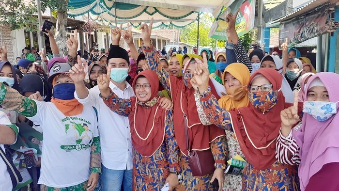 Warga Kemlagi Doakan Ikfina dan Gus Barra Jadi Bupati dan Wakil Bupati Mojokerto Warga Kemlagi Doakan Ikfina dan Gus Barra Jadi Bupati dan Wakil Bupati Mojokerto