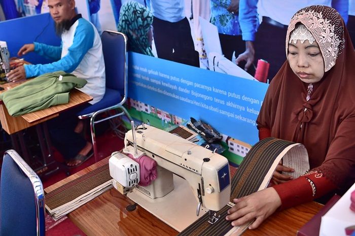 Lamongan Raih Penghargaan Terbaik di Kompetisi KBK Lamongan Raih Penghargaan Terbaik di Kompetisi KBK