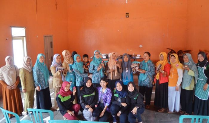 KKN di Desa Pateken, Mahasiswa Unnes Beri Pelatihan Ibu-ibu PKK KKN di Desa Pateken, Mahasiswa Unnes Beri Pelatihan Ibu-ibu PKK