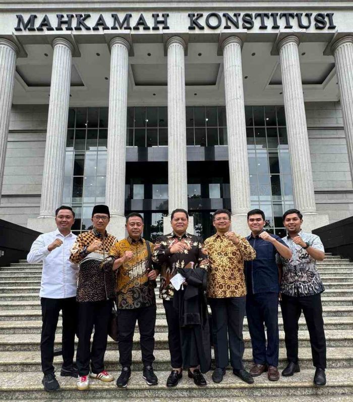 MK Harus Menolak, Selisih 5,4 Juta Suara, Gugatan Risma-Gus Hans Tak Punya Legal Standing MK Harus Menolak, Selisih 5,4 Juta Suara, Gugatan Risma-Gus Hans Tak Punya Legal Standing