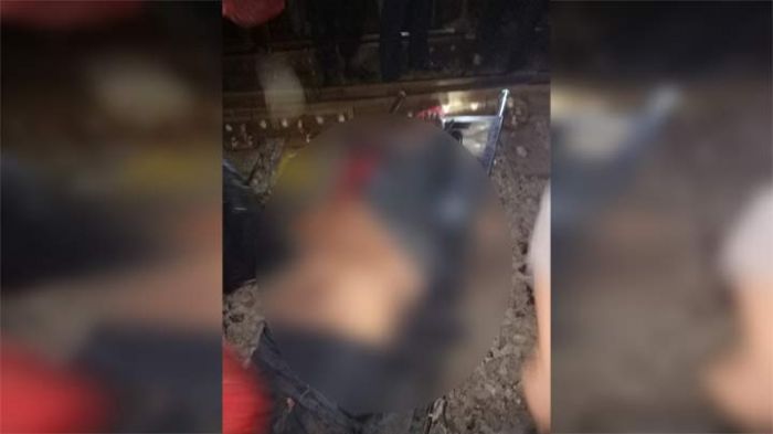 Diduga Bunuh Diri, Pria ini Tabrakkan Diri ke Kereta Api di Taman Sidoarjo, Tubuhnya Hancur Diduga Bunuh Diri, Pria ini Tabrakkan Diri ke Kereta Api di Taman Sidoarjo, Tubuhnya Hancur