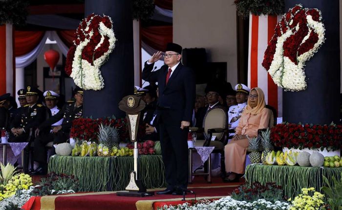 Pimpin Upacara Harkitnas 2024, Plh Gubernur Jatim Ajak Generasi Muda Kuasai Teknologi Pimpin Upacara Harkitnas 2024, Plh Gubernur Jatim Ajak Generasi Muda Kuasai Teknologi