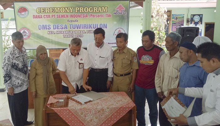 Semen Indonesia Realisasikan Program Pemberdayaan Masyarakat dengan CSR Semen Indonesia Realisasikan Program Pemberdayaan Masyarakat dengan CSR