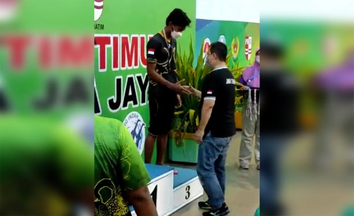 Ikut Kejurda Jatim dengan Biaya Sendiri, Orang Tua Atlet Renang di Gresik Kecewa dengan KONI Ikut Kejurda Jatim dengan Biaya Sendiri, Orang Tua Atlet Renang di Gresik Kecewa dengan KONI