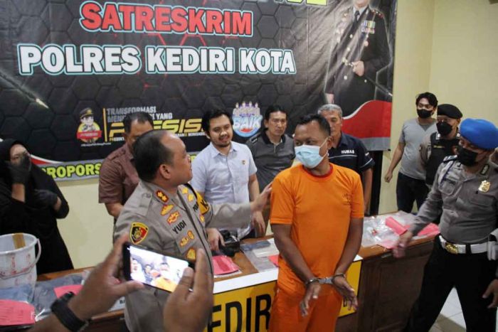 Terungkap! Pelaku Perampokan di BPR Kota Kediri Ternyata Pegawai Satpol PP Terungkap! Pelaku Perampokan di BPR Kota Kediri Ternyata Pegawai Satpol PP