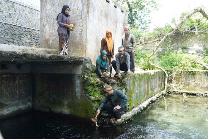 Penyatuan Tujuh Sumber Mata Air untuk Prosesi Hari Jadi Kabupaten Kediri Ke-1219