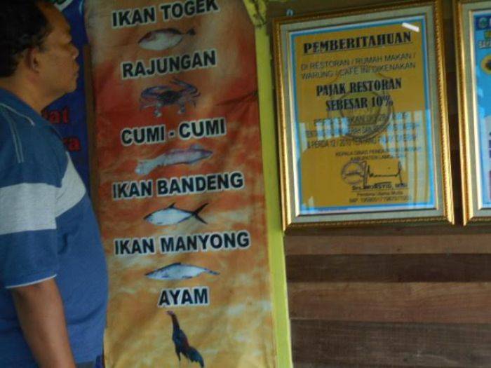 Kena Pajak 10 Persen, Pengusaha Rumah Makan di Lamongan Mengeluh Kena Pajak 10 Persen, Pengusaha Rumah Makan di Lamongan Mengeluh