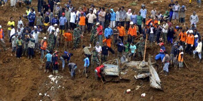 Dikubur Massal, Korban Longsor Ditemukan 32 Orang dari 108 Korban