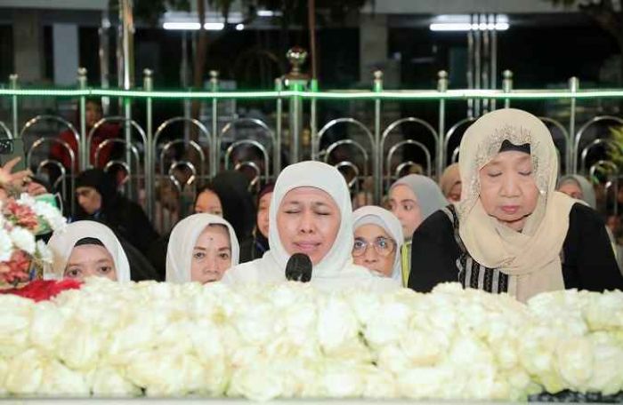 Haul Agung Ke-546 Sunan Ampel, Khofifah: Ajarannya Jadi Referensi Revolusi Mental Haul Agung Ke-546 Sunan Ampel, Khofifah: Ajarannya Jadi Referensi Revolusi Mental