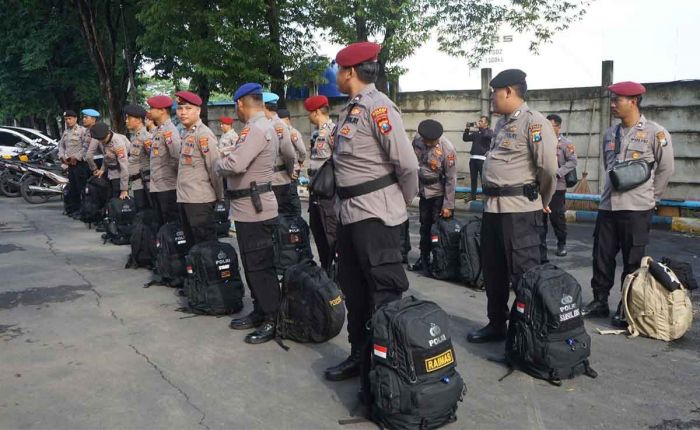 Polres Gresik Kirim 22 Personel ke Pulau Bawean Polres Gresik Kirim 22 Personel ke Pulau Bawean