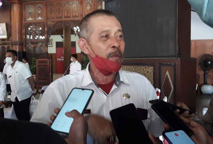 Disnakertrans Tulungagung Carikan Solusi Bagi Eks Karyawan Ruko Belga Usai Eksekusi Paksa Disnakertrans Tulungagung Carikan Solusi Bagi Eks Karyawan Ruko Belga Usai Eksekusi Paksa