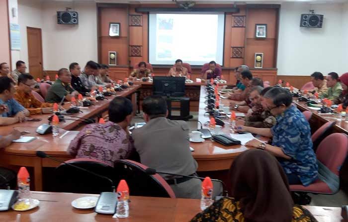Pemkab Gresik akan Bangun 1000 Sumur Bor Atasi Korban Kekeringan Pemkab Gresik akan Bangun 1000 Sumur Bor Atasi Korban Kekeringan