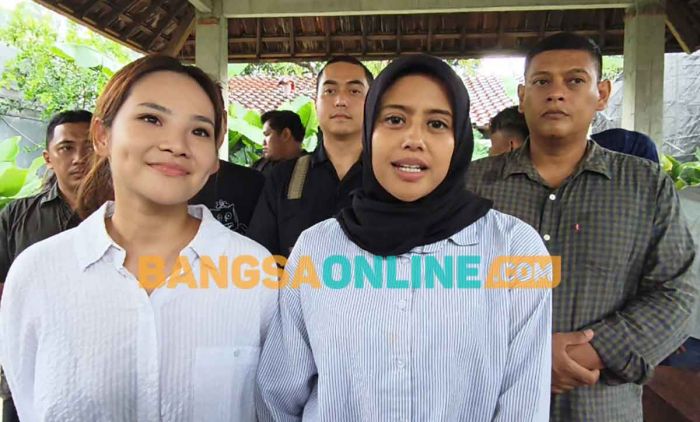 Quick Count Pilwali Kediri, Bunda Fey-Mbak Regina Ucapkan Selamat ke Vinanda-Gus Qowim Quick Count Pilwali Kediri, Bunda Fey-Mbak Regina Ucapkan Selamat ke Vinanda-Gus Qowim