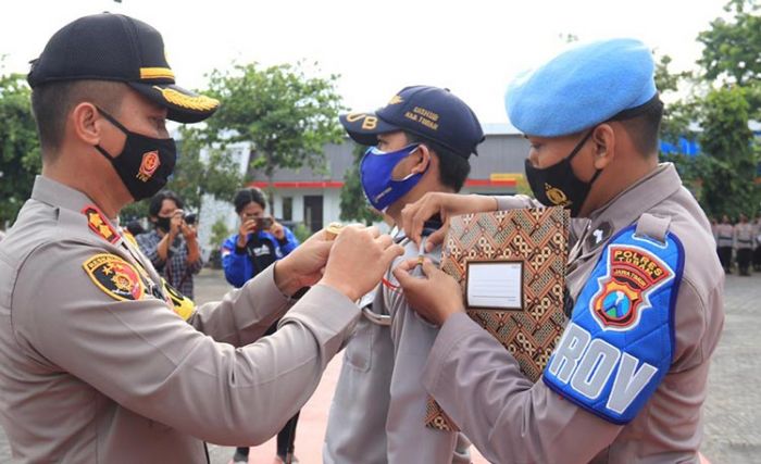Gelar Apel Pasukan Ops Lilin Semeru, Kapolres Tuban Berharap Tak Ada Klaster Baru Setelah Nataru Gelar Apel Pasukan Ops Lilin Semeru, Kapolres Tuban Berharap Tak Ada Klaster Baru Setelah Nataru
