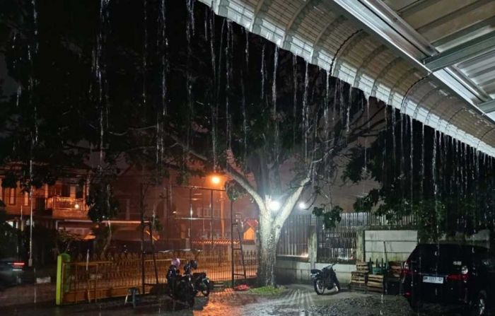 Prakiraan Cuaca Sidoarjo Hari ini, Rabu 29 Januari: Taman Hujan Petir, Kecamatan Lain Hujan Ringan Prakiraan Cuaca Sidoarjo Hari ini, Rabu 29 Januari: Taman Hujan Petir, Kecamatan Lain Hujan Ringan