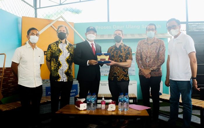 Tertarik Pengolahan Sampah di Lamongan, Green Team Amerika Serikat Kunjungi TPST Samtaku