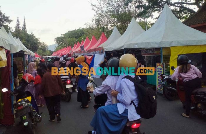 Percepat Pertumbuhan Ekonomi UMKM, Pemkab Trenggalek Gelar Pasar Rakyat Percepat Pertumbuhan Ekonomi UMKM, Pemkab Trenggalek Gelar Pasar Rakyat