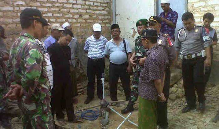 Penemuan Sumur Gas di Sumenep, ESDM Ambil Sample Air untuk Uji Lab Penemuan Sumur Gas di Sumenep, ESDM Ambil Sample Air untuk Uji Lab