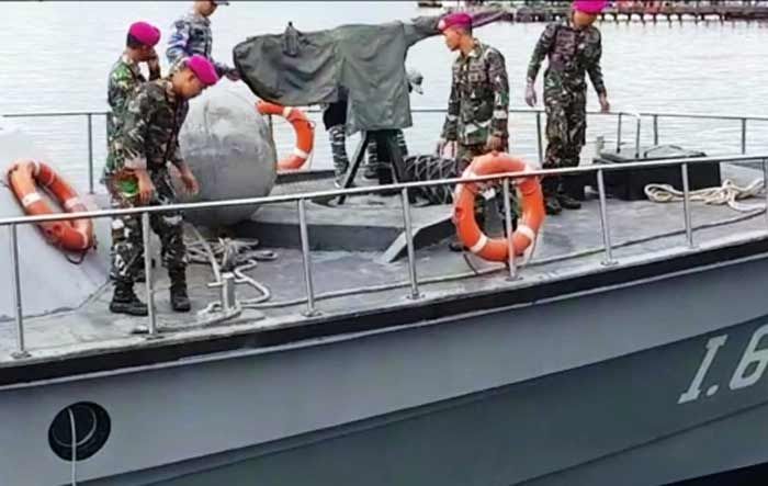 Koarmada II Gerakkan Tiga Kapal, Bantu Evakuasi Korban KMP Lestari Maju Koarmada II Gerakkan Tiga Kapal, Bantu Evakuasi Korban KMP Lestari Maju