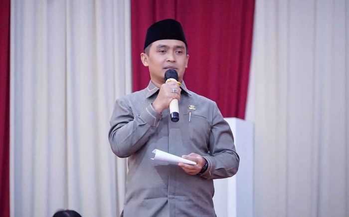 Pj Wali Kota Pasuruan Serahkan Hadiah ke Juara MTQ Pj Wali Kota Pasuruan Serahkan Hadiah ke Juara MTQ