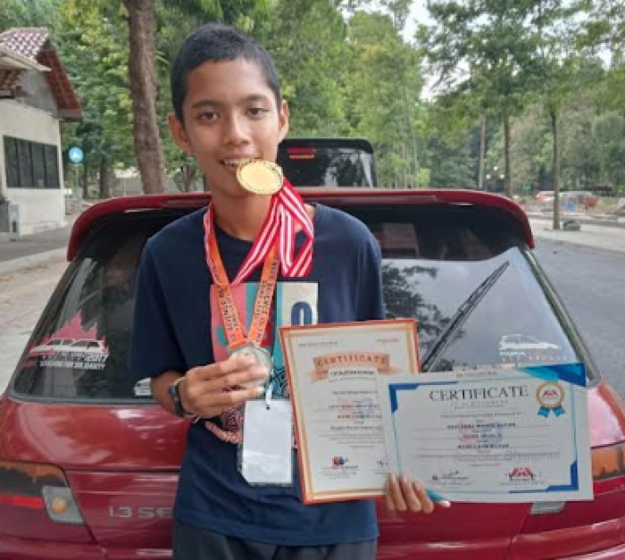Putra Ketua Aliansi Jurnalis Pasuruan Bersatu Sabet Medali Emas dalam Olimpiade JSO Nasional Putra Ketua Aliansi Jurnalis Pasuruan Bersatu Sabet Medali Emas dalam Olimpiade JSO Nasional