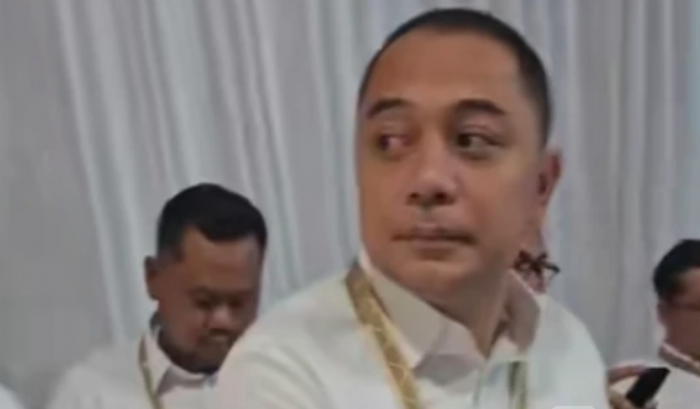 Akhirnya, Tampang Wali Kota Surabaya Terlihat di Retreat Kepala Daerah Hari ke-4 Akhirnya, Tampang Wali Kota Surabaya Terlihat di Retreat Kepala Daerah Hari ke-4